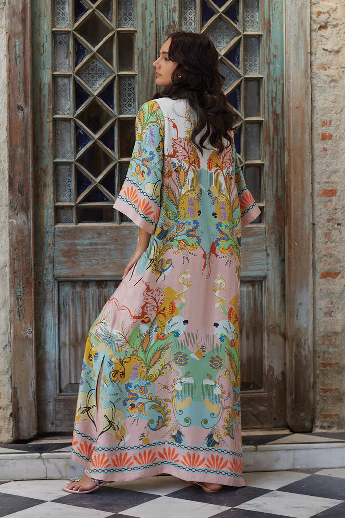 Resort Wear '25 - Artistic Grace