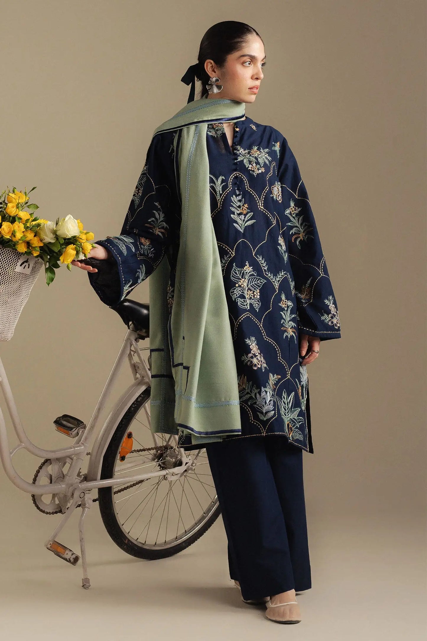 Coco Winter Unstitched '25 - Amber-1B