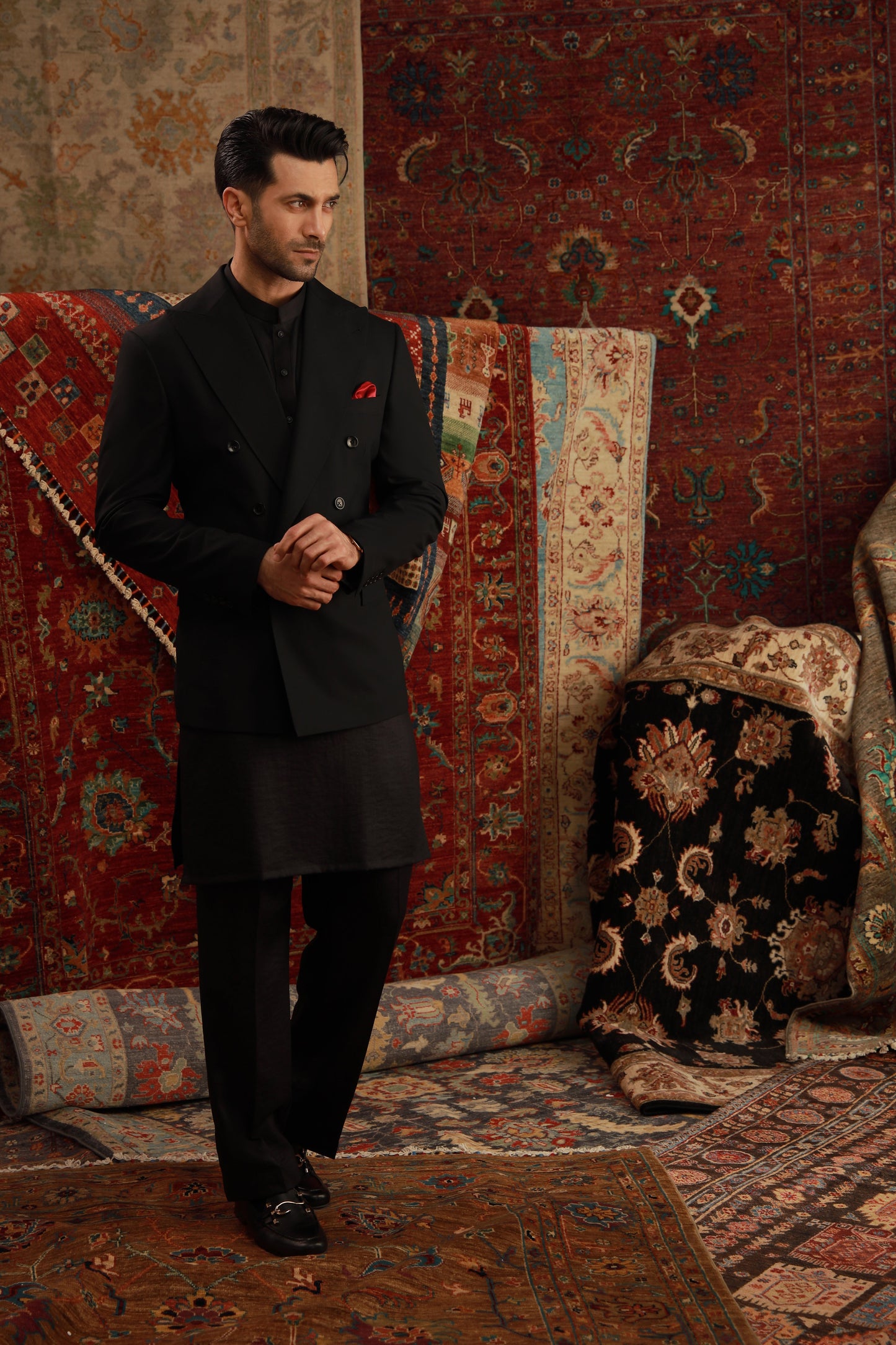 BLACK LINEN KURTA PAJAMA