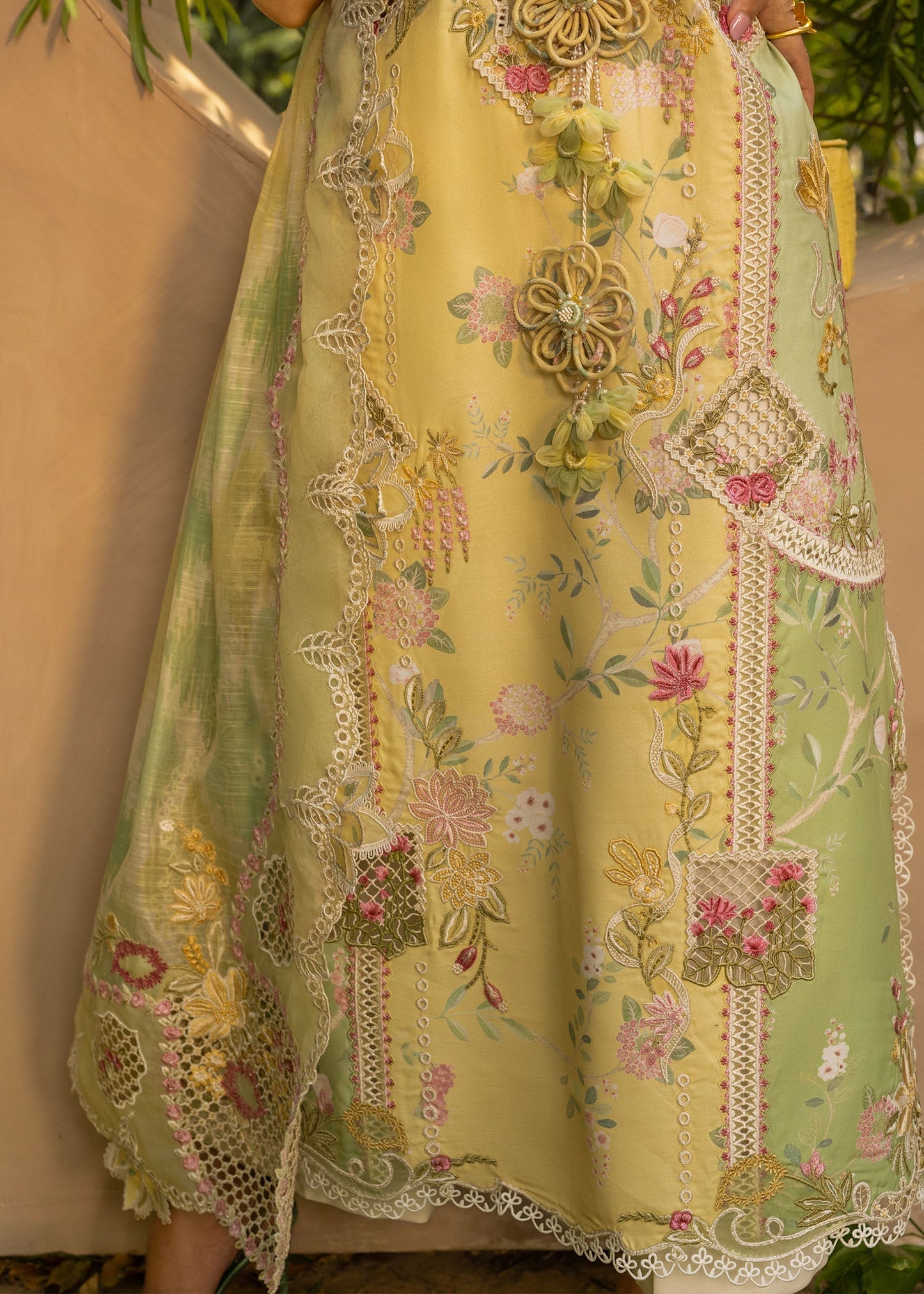 Tasawar Luxe Lawn '25 - BONJOUR AND BLOOM - D4A