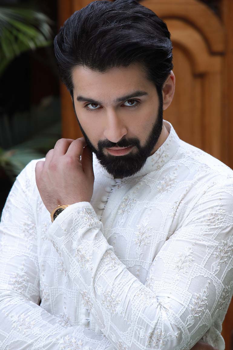 -SHAHKAAR- WHITE & GOLD KURTA PAJAMA