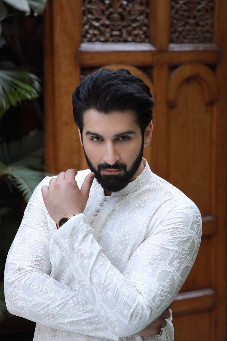 -SHAHKAAR- WHITE & GOLD KURTA PAJAMA