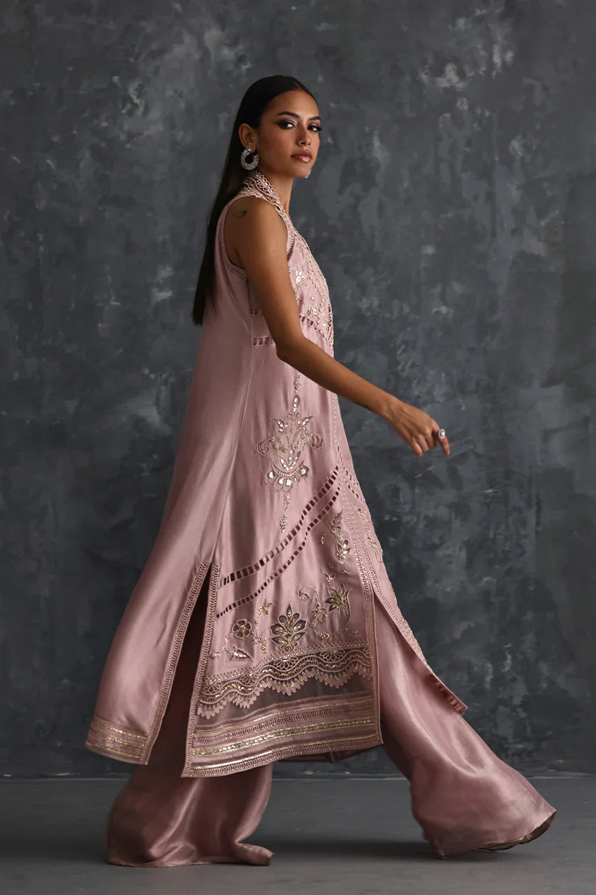 Vera Festive '25 - Zephira