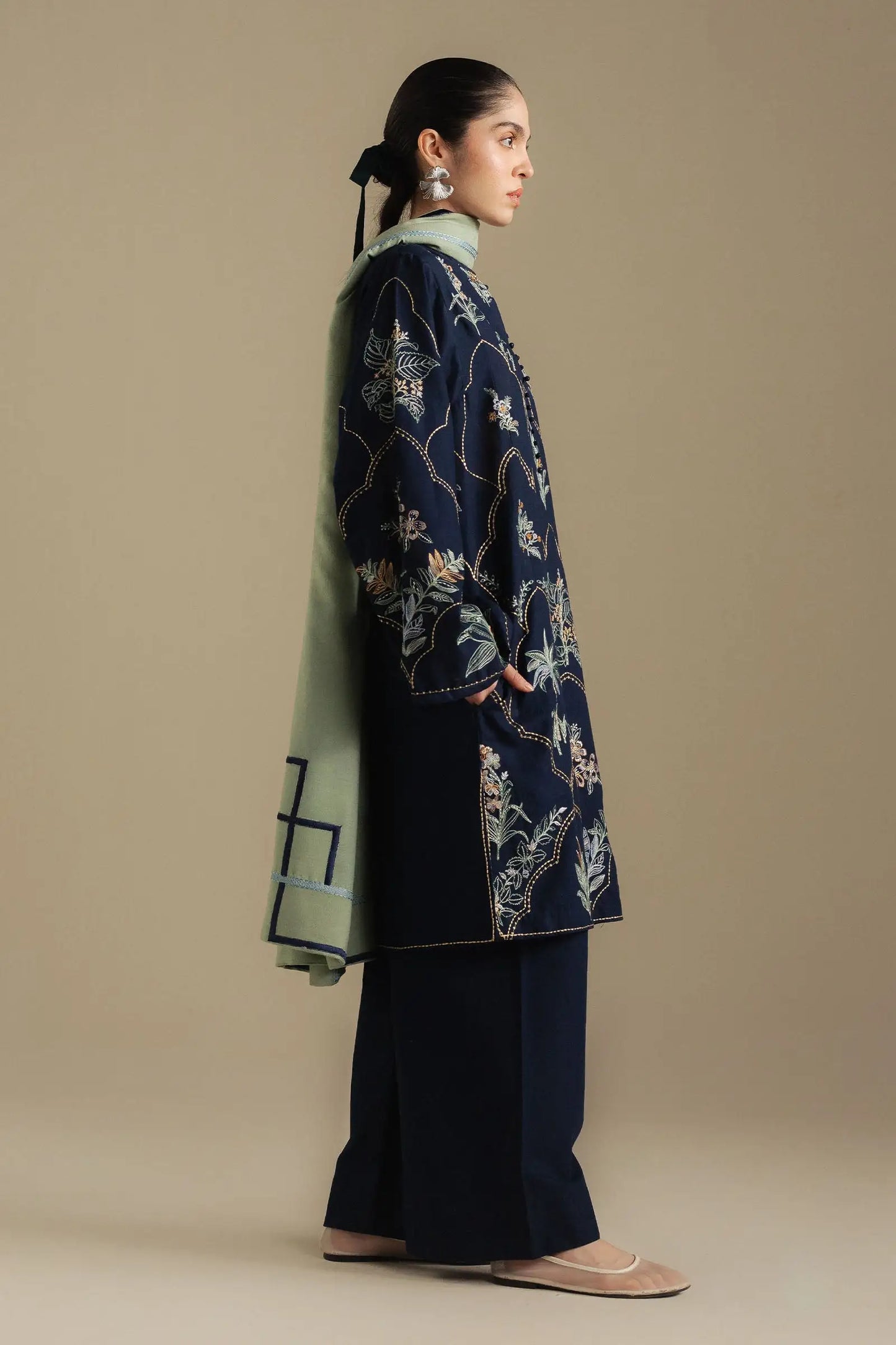 Coco Winter Unstitched '25 - Amber-1B