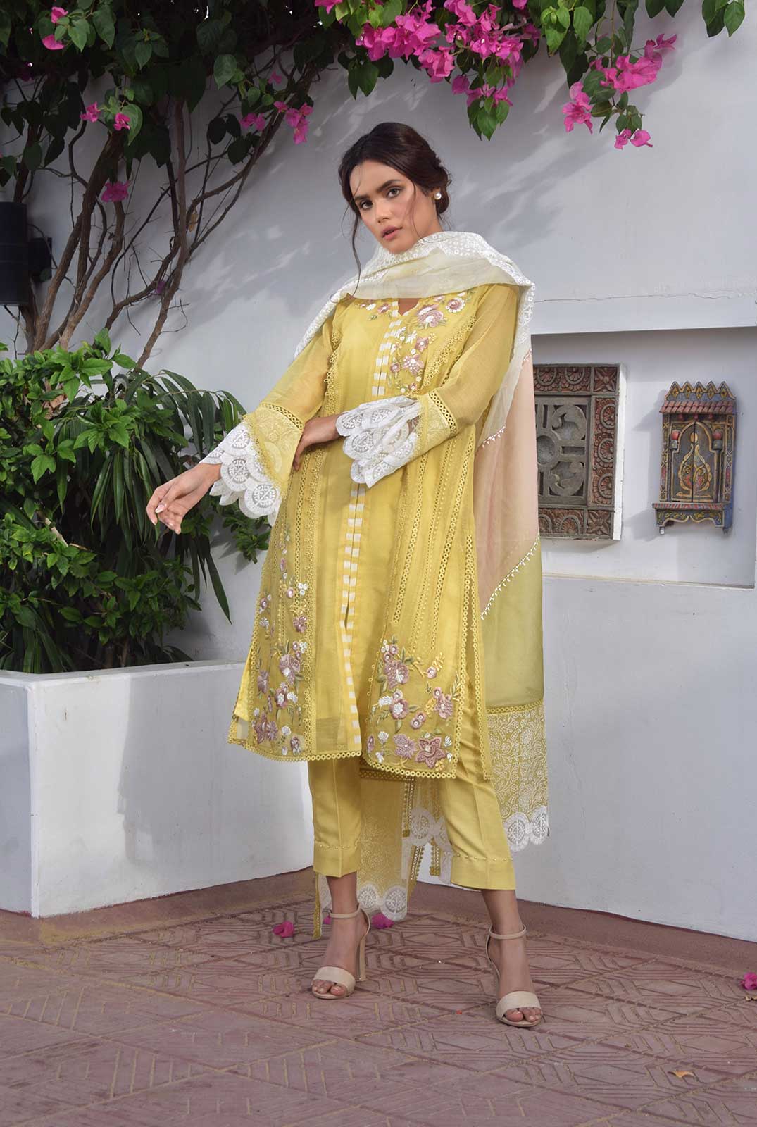 Luxury Pret- Embroidered Kurta With Lace Detailing