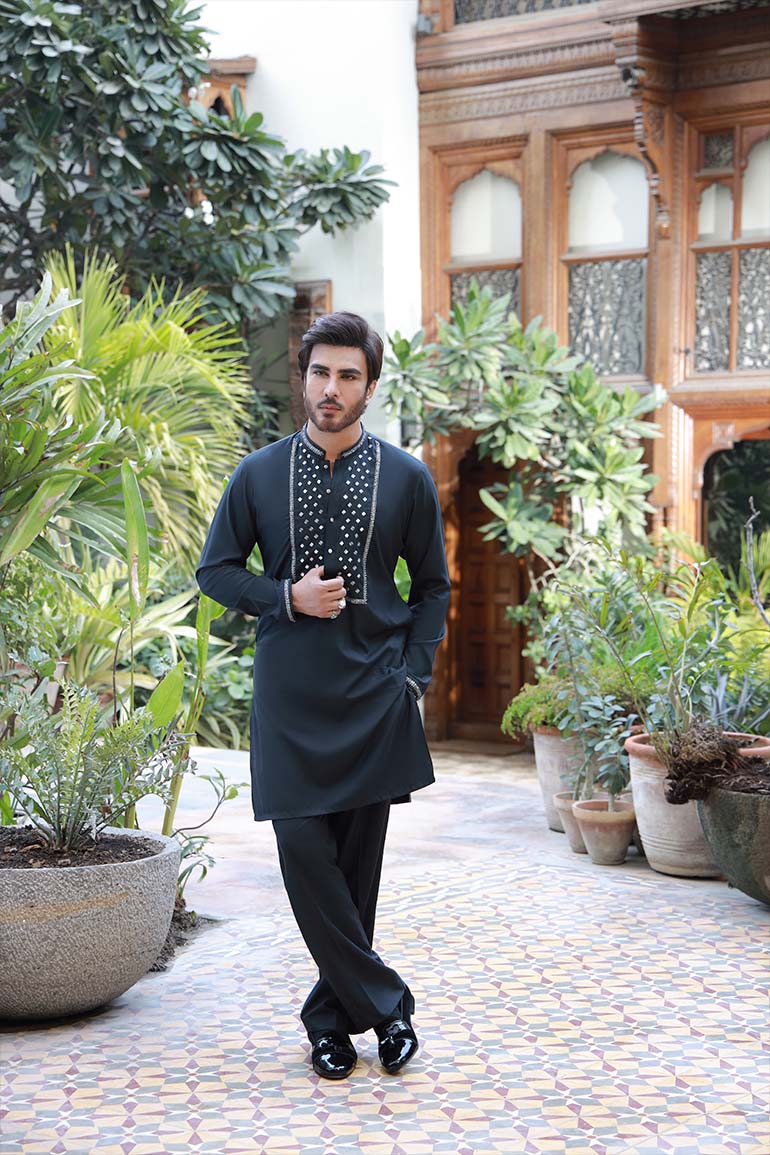 GREY HAND EMBROIDERY KURTA PAJAMA