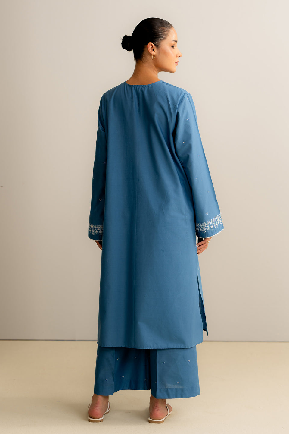 Basics SS '25 - ZR25B0712