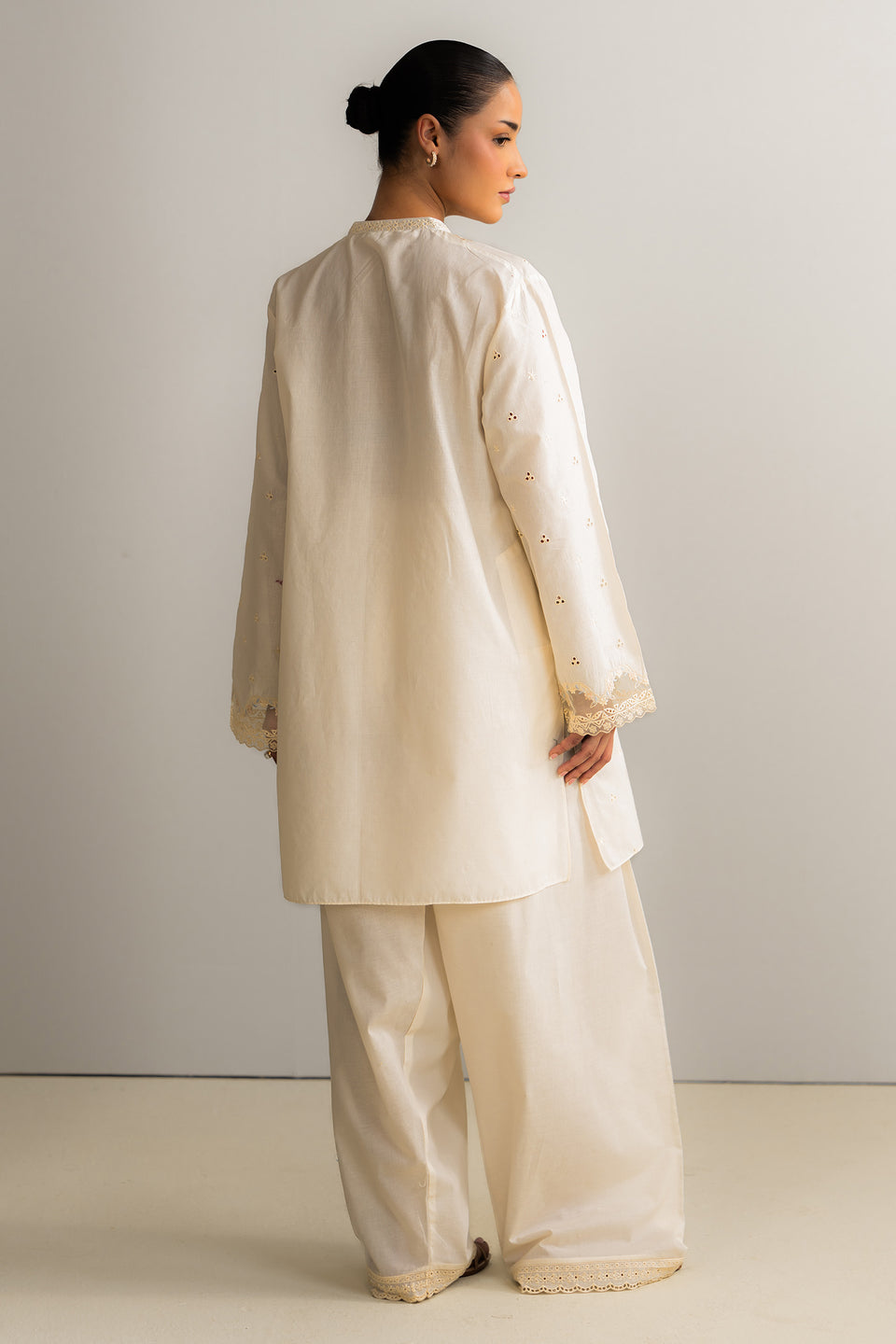 Basics SS '25 - ZR25B0714