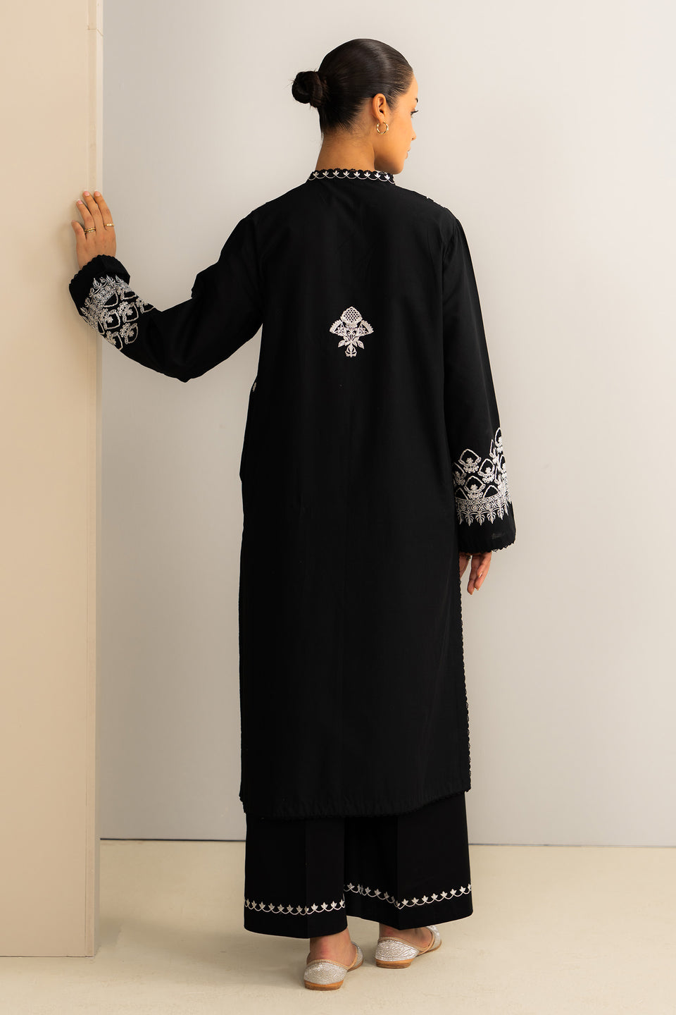 Basics SS '25 - ZR25B0713