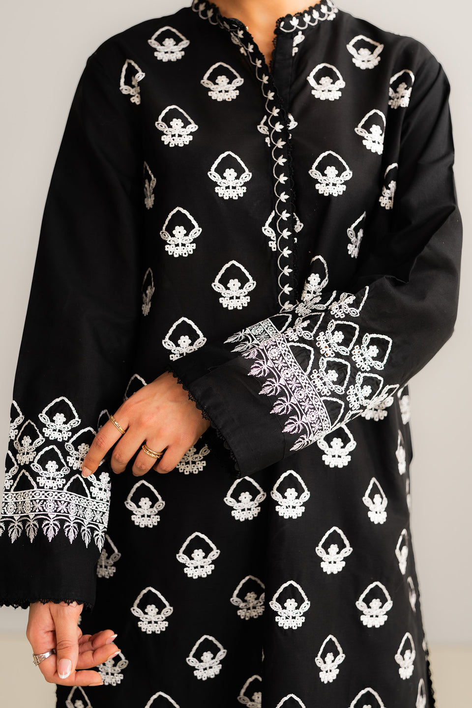 Basics SS '25 - ZR25B0713