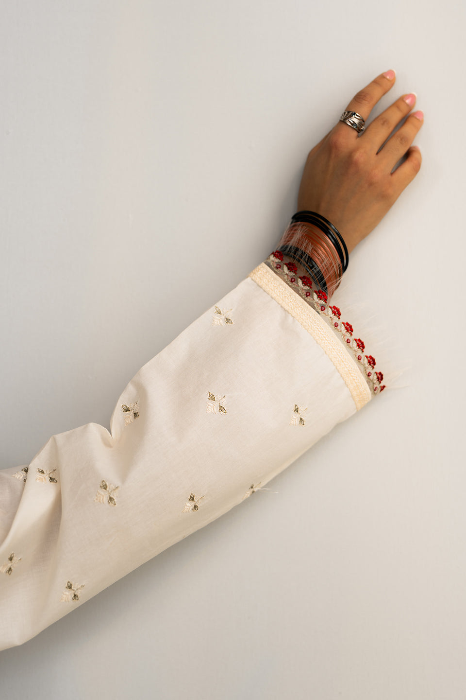 Basics SS '25 - ZR25B0716