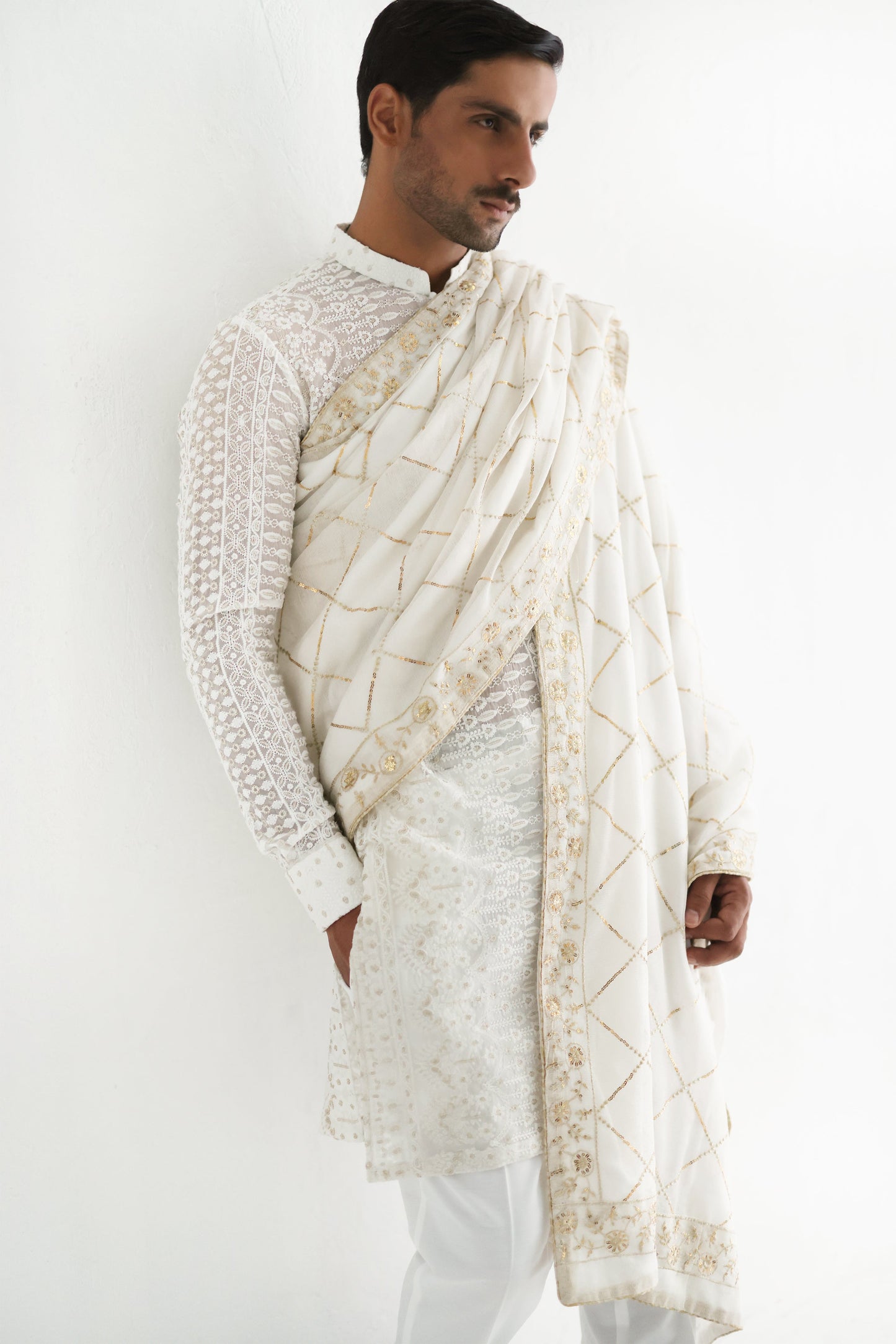 WHITE EMBROIDERED KURTA PAJAMA