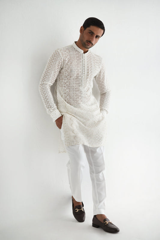 WHITE EMBROIDERED KURTA PAJAMA