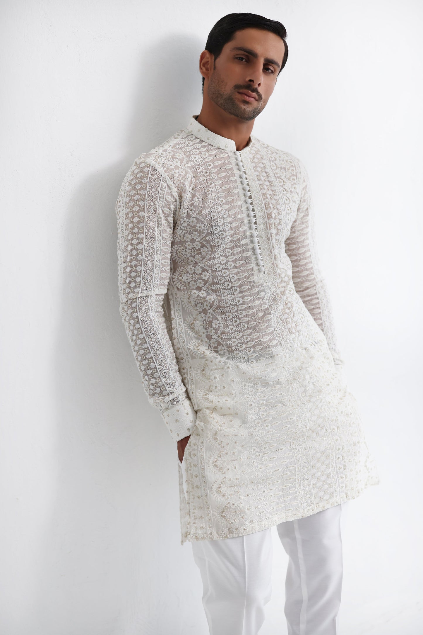 WHITE EMBROIDERED KURTA PAJAMA