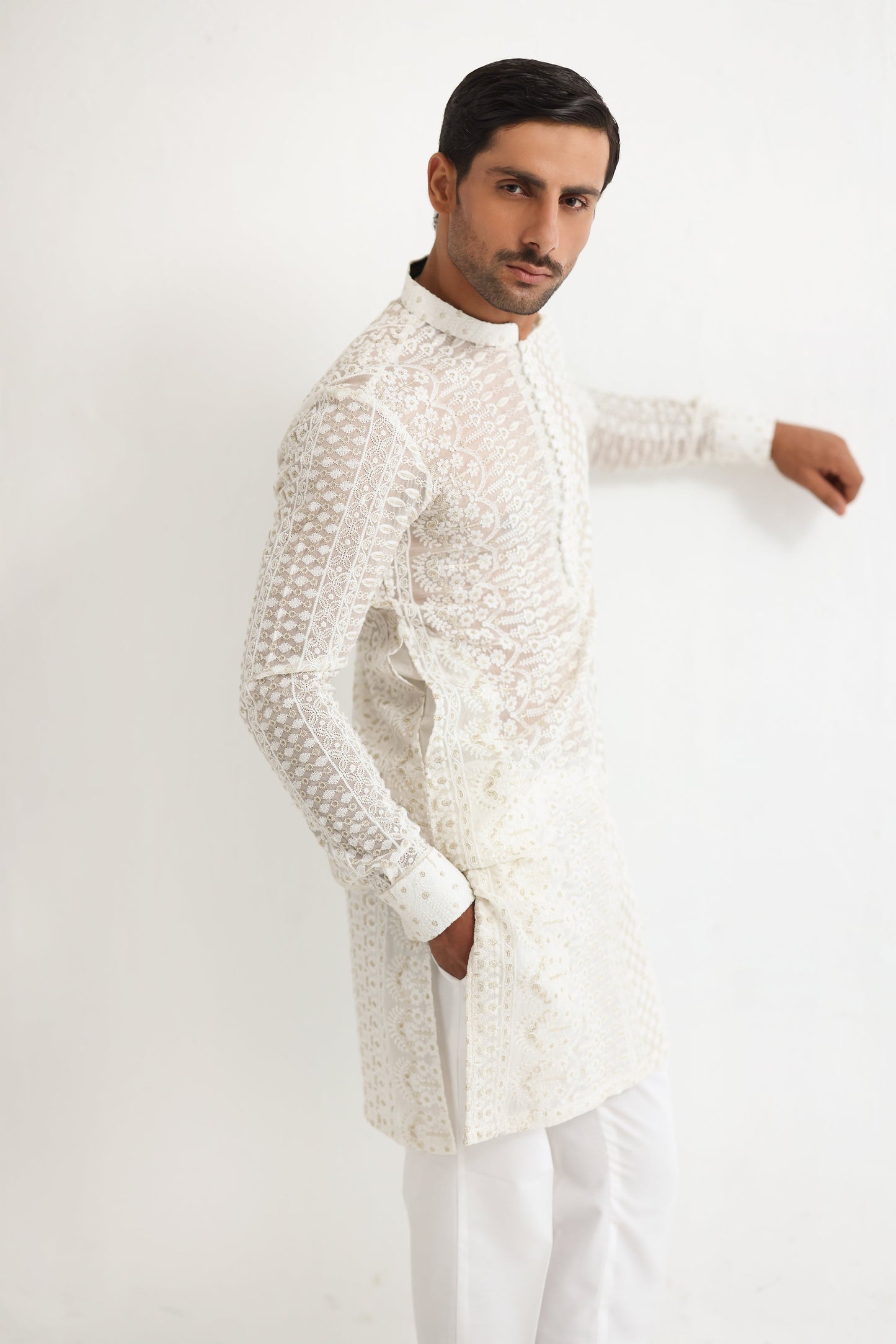 WHITE EMBROIDERED KURTA PAJAMA