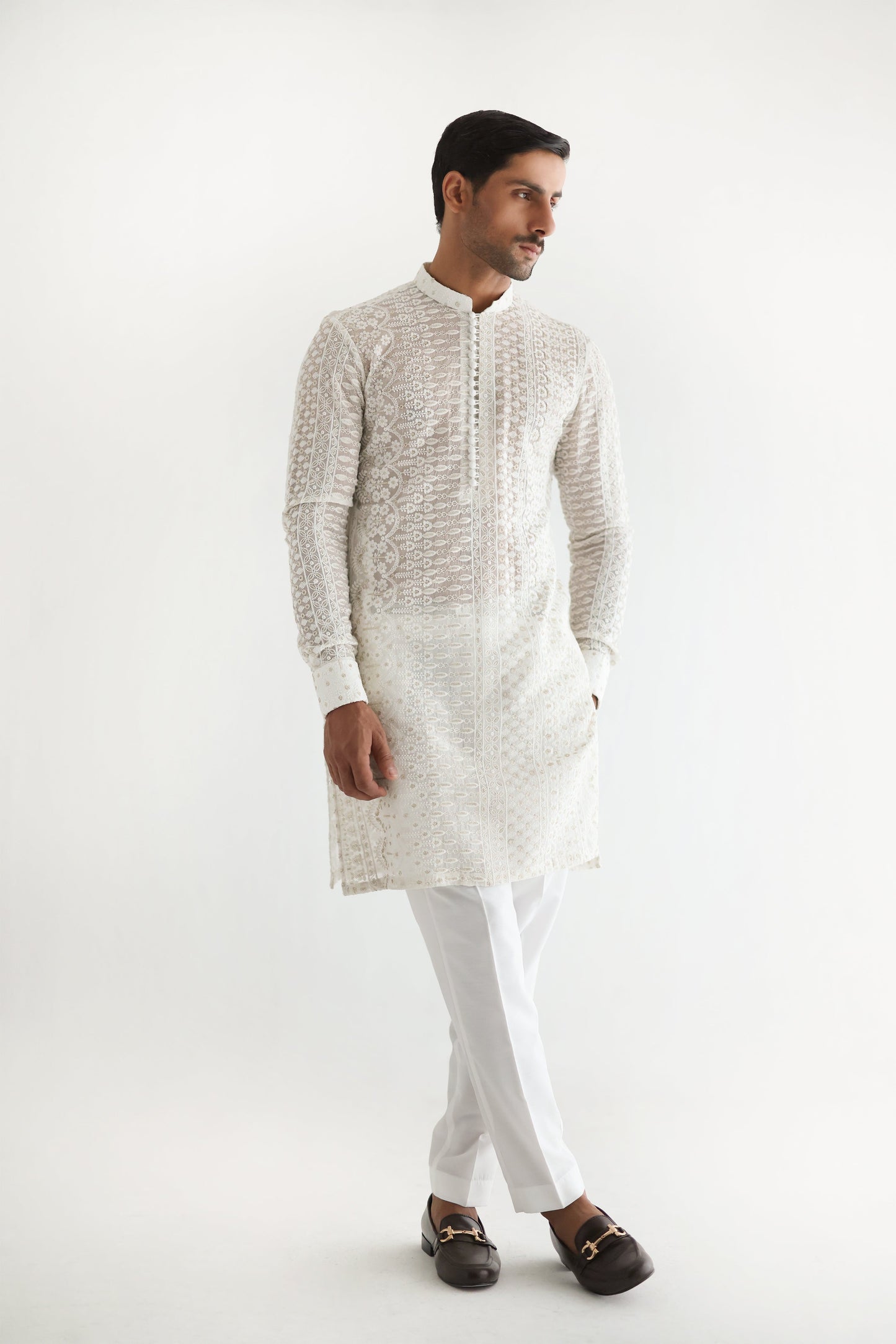 WHITE EMBROIDERED KURTA PAJAMA